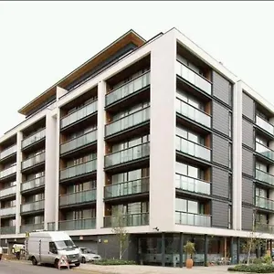 https://modern-stratford-apartment.cambridgehotelsuk.com