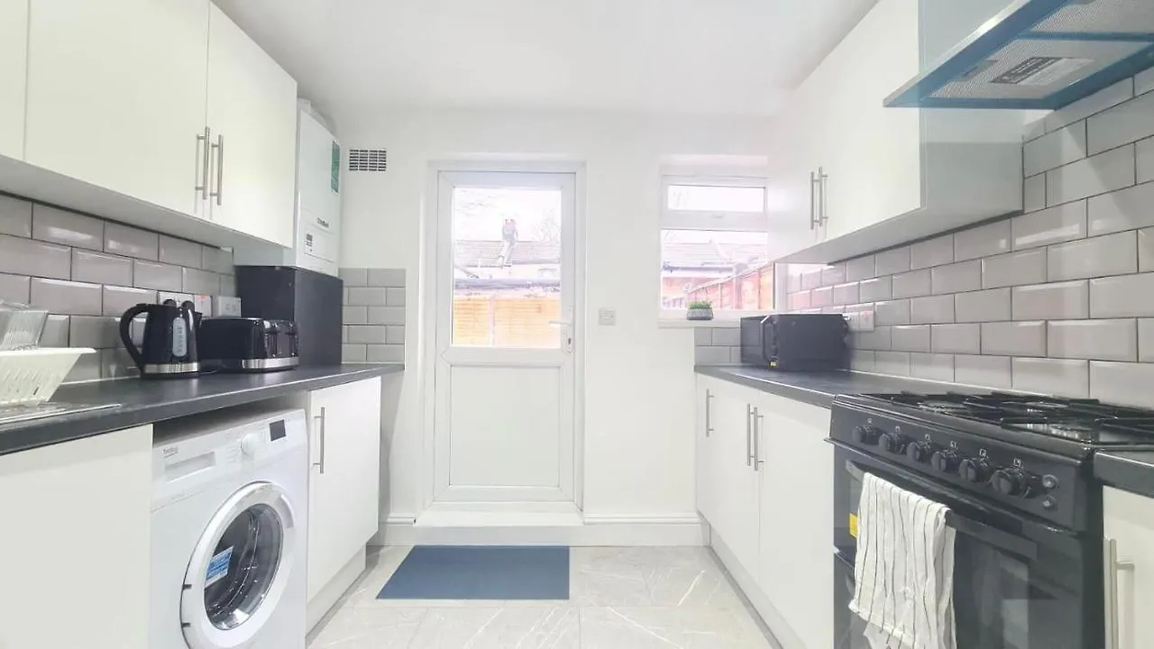 Spacious Room In Manor Park London 0*,  United Kingdom